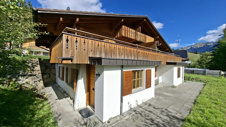 Appartamento di vacanza accogliente in un chalet rustico in una posizione tranquilla – foto 3 di 10