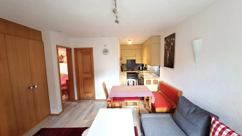 Appartamento di vacanza accogliente in un chalet rustico in una posizione tranquilla – foto 4 di 10