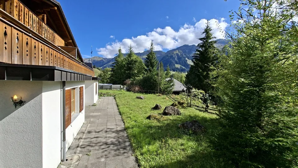 Appartamento di vacanza accogliente in un chalet rustico in una posizione tranquilla – foto 10 di 10