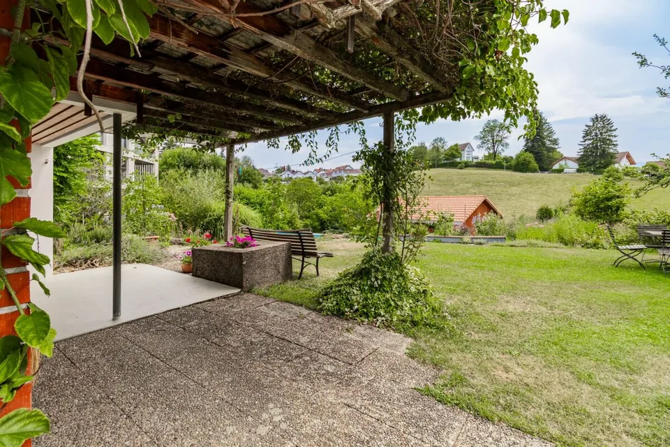 Freistehendes 8-Zimmer-Einfamilienhaus mit unverbaubarer Alpsteinsicht – Foto 9 von 14