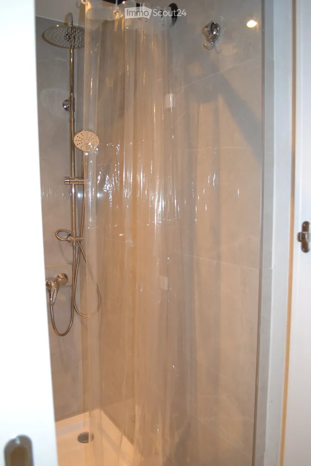 Appartement moderne avec vue lointaine – photo 17 sur 21