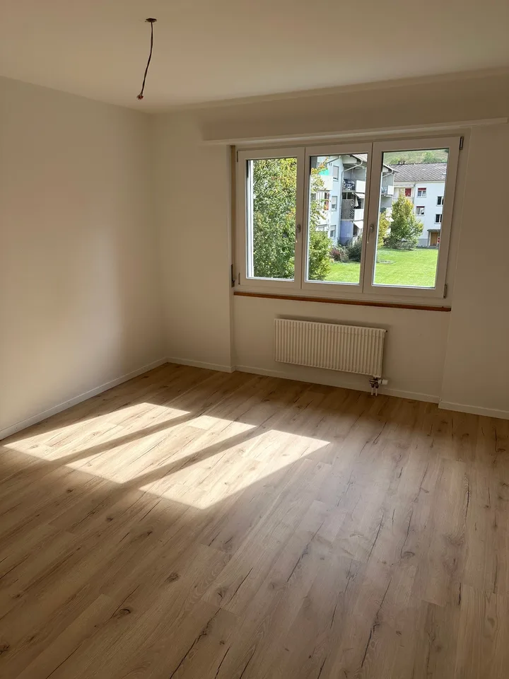 Helle 2.5-Zimmer-Wohnung mit Balkon – Foto 4 von 7