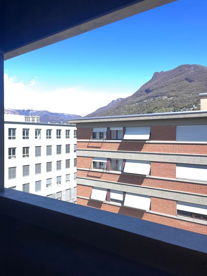 Monolocale avec balcon et vue panoramique à Lugano – photo 9 sur 10