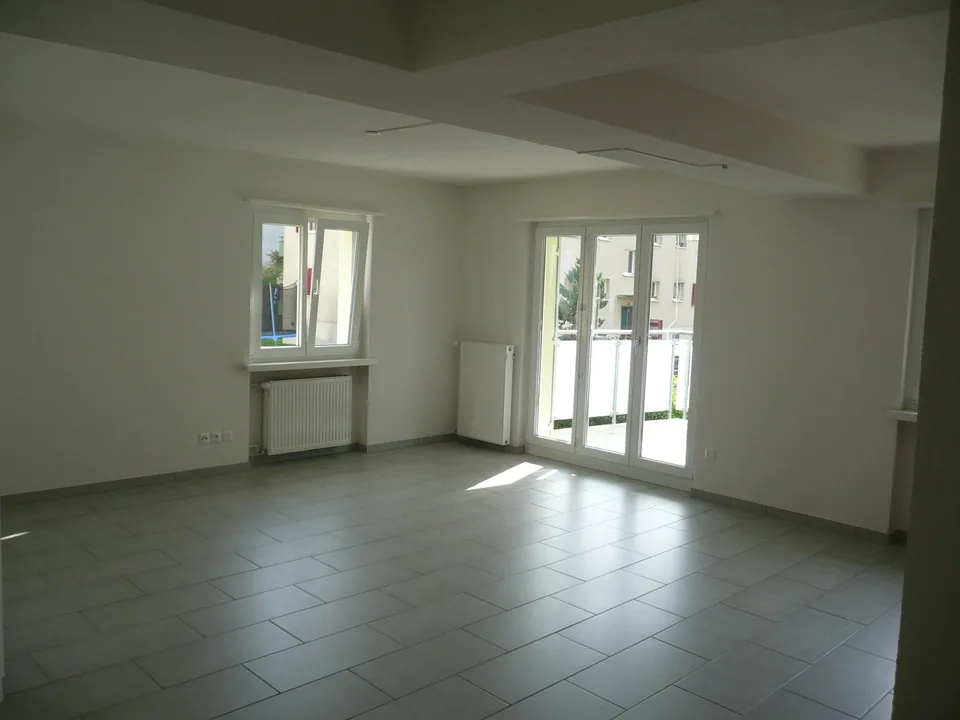 Helle 4.0-Zimmerwohnung in Suhr zu vermieten – Foto 2 von 8