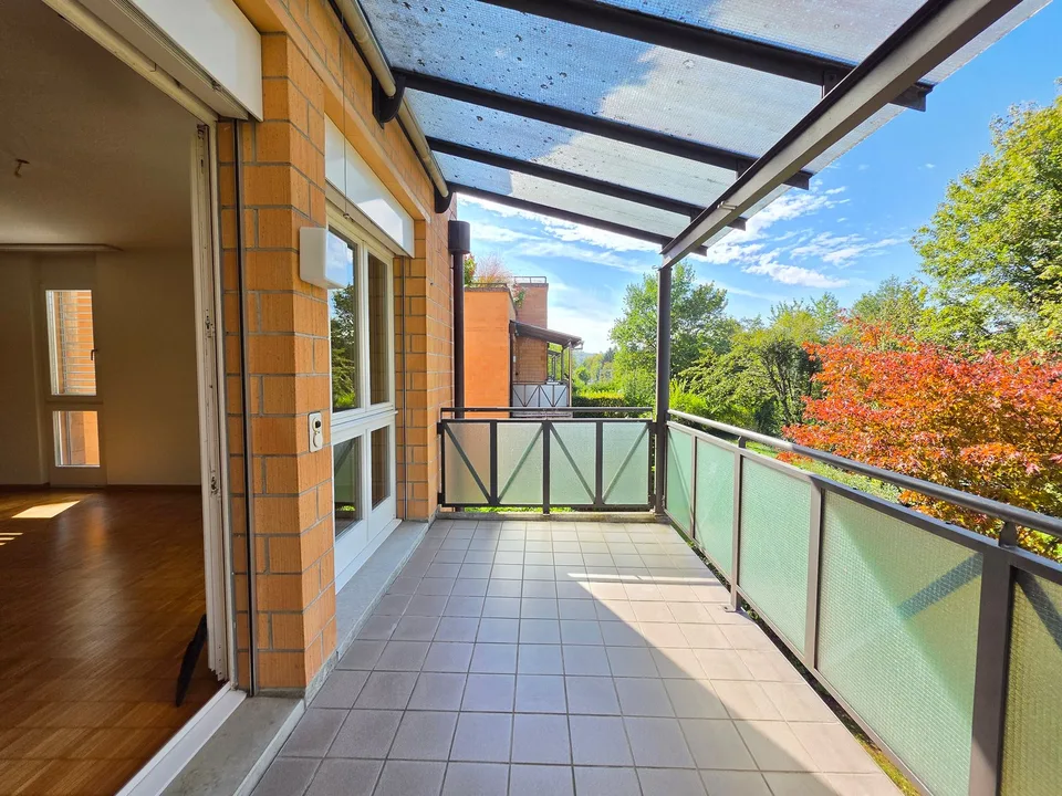 Gut gepflegte 4.5 Zimmerwohnung mit Balkon und schöner Aussicht! – Foto 17 von 18