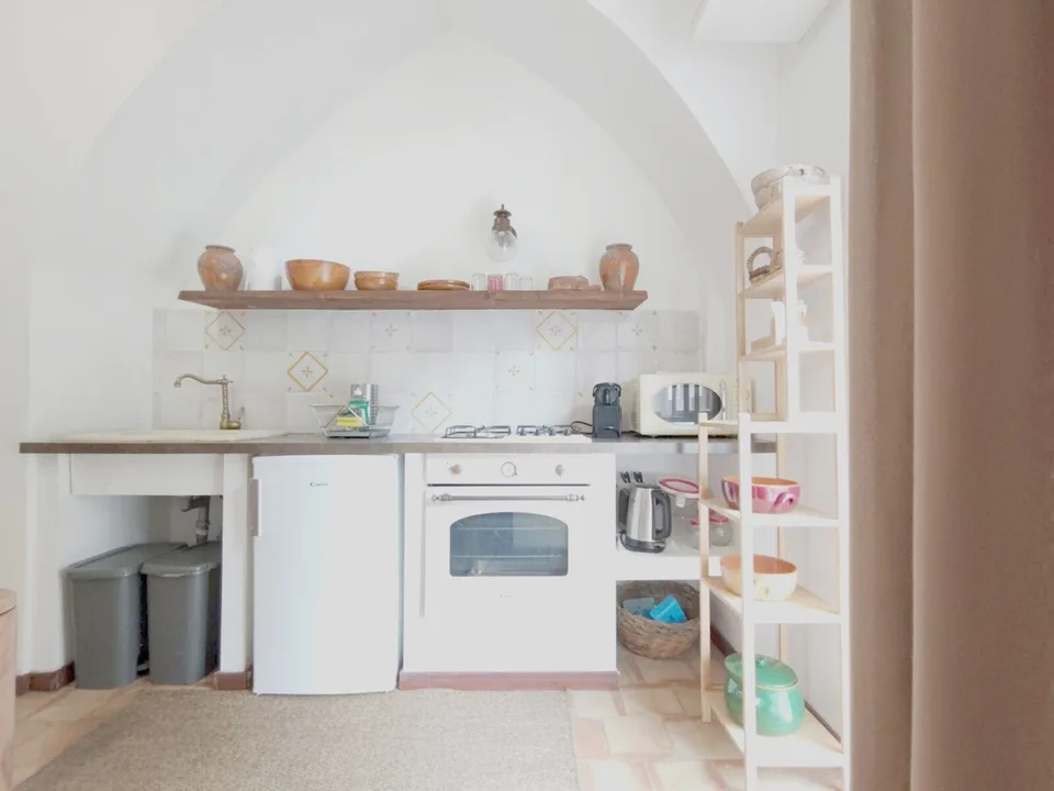 Renovated Three-Room Apartment with Balcony and Park in Milan – photo 3 of 9