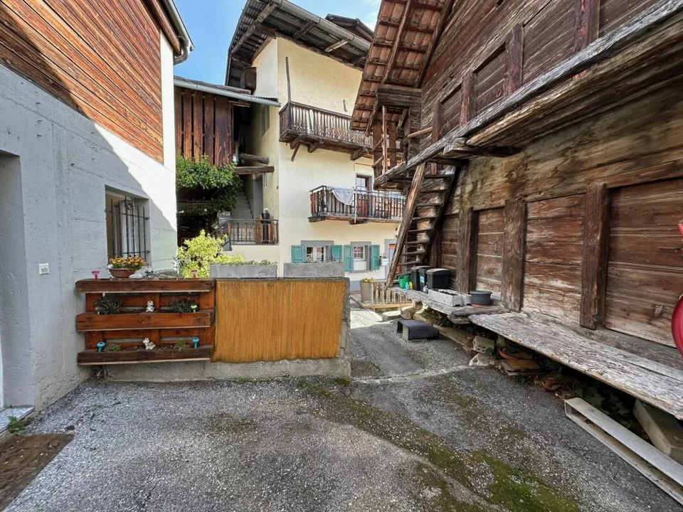 Vex - Charmant 2.5 pièces rénové avec terrasse – photo 6 sur 8