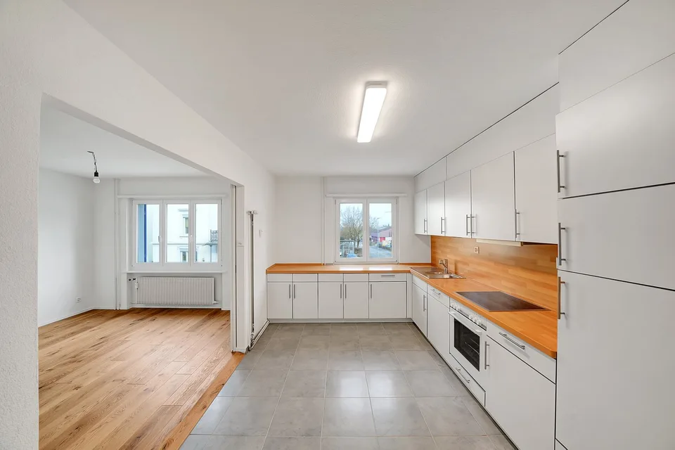 Investimento immobiliare in posizione centrale - Casa multifamiliare con 5 appartamenti + 2 unità commerciali – foto 5 di 14