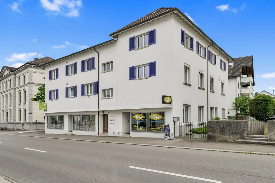 Investimento immobiliare in posizione centrale - Casa multifamiliare con 5 appartamenti + 2 unità commerciali – foto 3 di 14