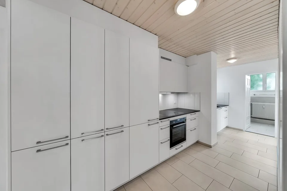 Investimento immobiliare in posizione centrale - Casa multifamiliare con 5 appartamenti + 2 unità commerciali – foto 9 di 14