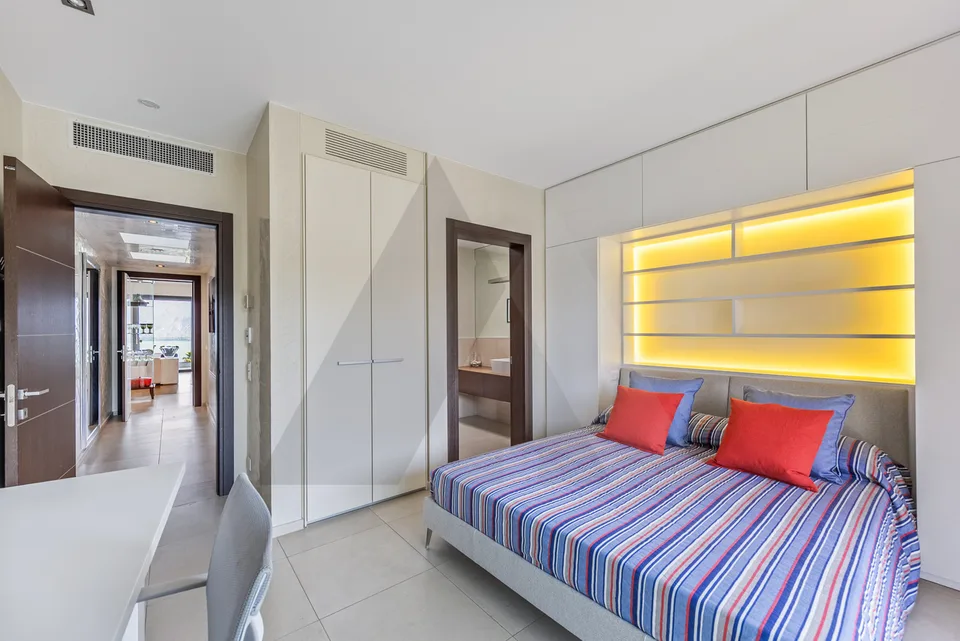 ATTICO CON VISTA LAGO, PISCINA INTERNA E SPA – Foto 9 von 13