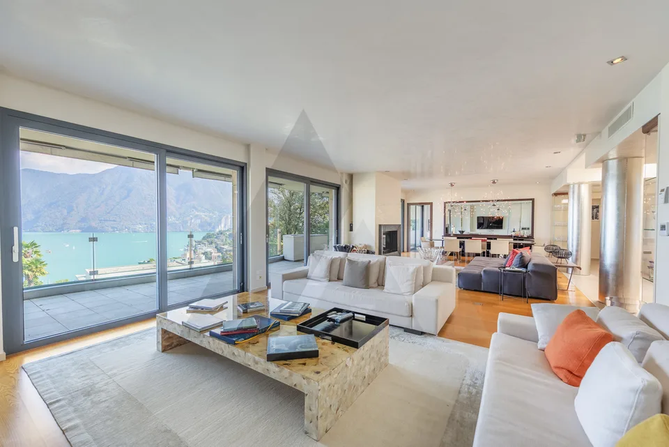 ATTICO CON VISTA LAGO, PISCINA INTERNA E SPA – Foto 8 von 13