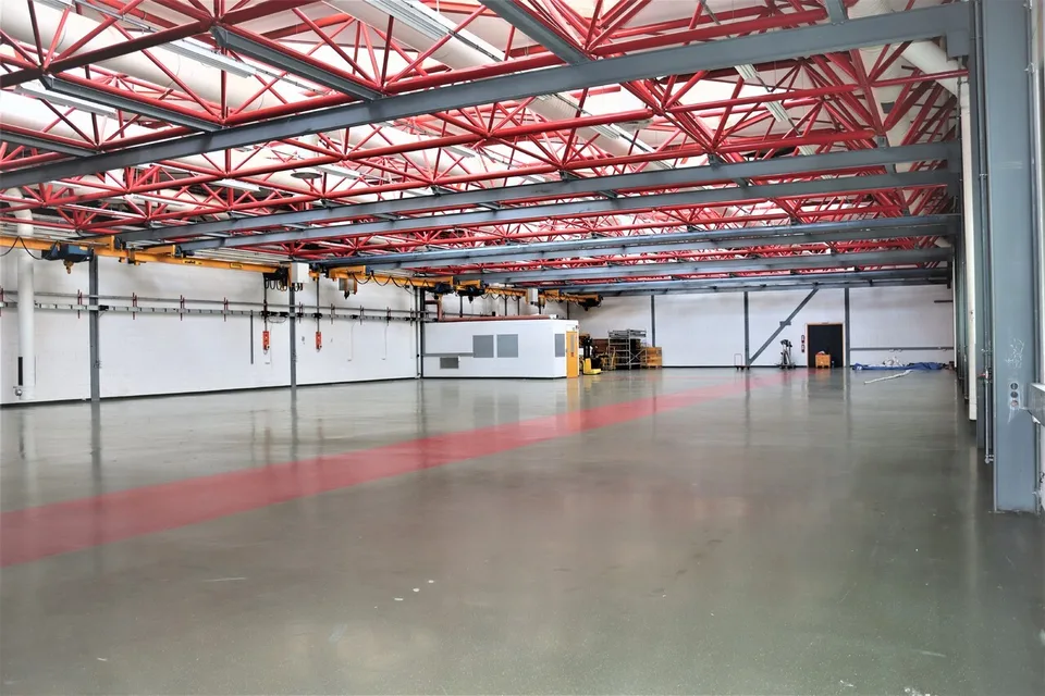 Oberfläche modulierbar - Deckenhöhe 6m - Hoher Strom – Foto 5 von 6