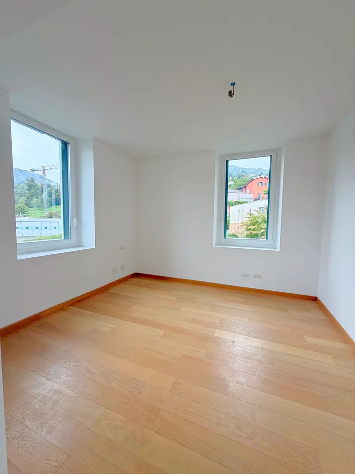 Magliaso – Elegante 2,5 locali con accesso indipendente, giardino e locale aggiuntivo – foto 4 di 11