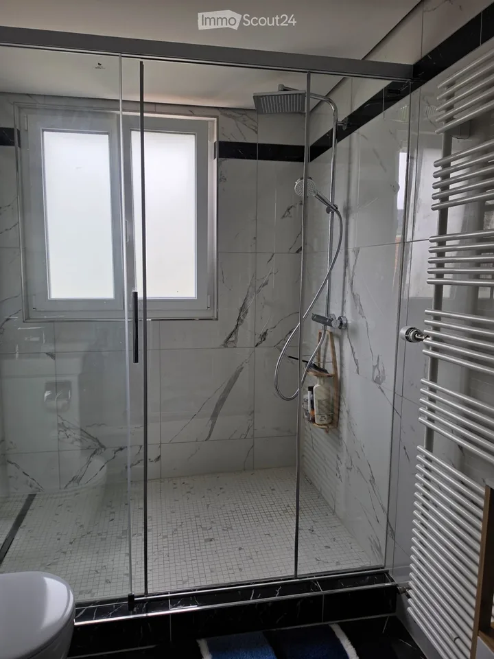 Prächtige 4,5-Zimmer-Wohnung im Herzen von Môtiers – Foto 2 von 5