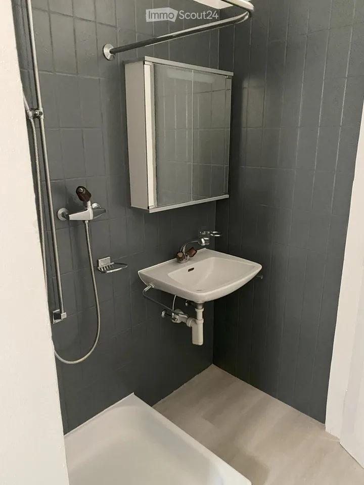 Schöne Wohnung zur Miete in der Nähe des Bahnhofs und der Innenstadt – Foto 2 von 5