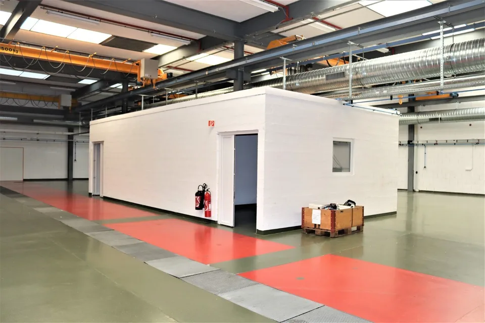 Werkstatt/Lager von 864 m2 im Erdgeschoss - Starkstrom – Foto 3 von 4