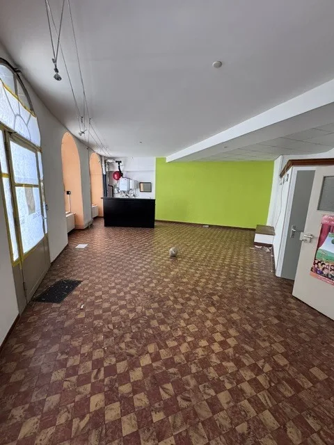 Moudon, for sale, building to renovate, 4 floors of 70 m2, city center – photo 3 of 10