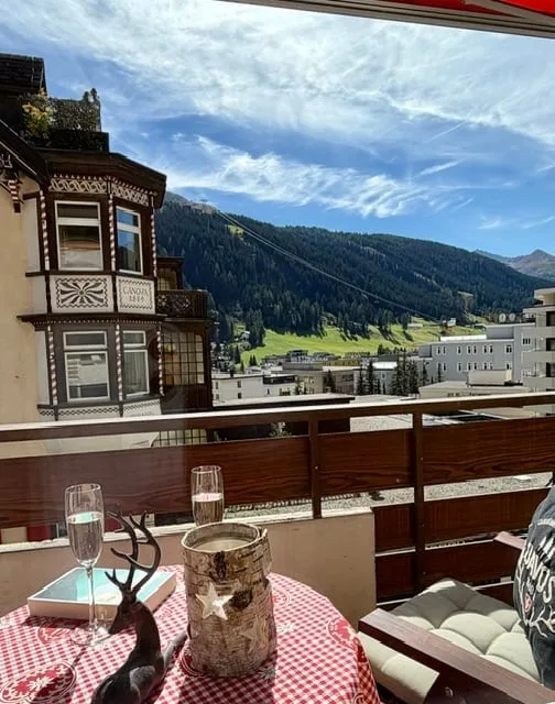 Appartamento 1½ locali di stile (combinabile con un appartamento 1½ locali adiacente) sulla promenade a Davos Platz – foto 6 di 8