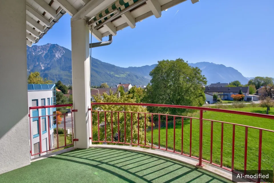 Appartamento mansardato di 5,5 locali con galleria, balcone sud e panorama montano – foto 11 di 13