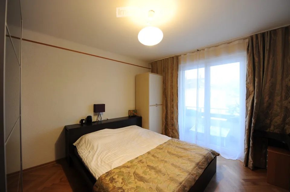 Appartement mit Aussicht im 2. Stock – Foto 3 von 4