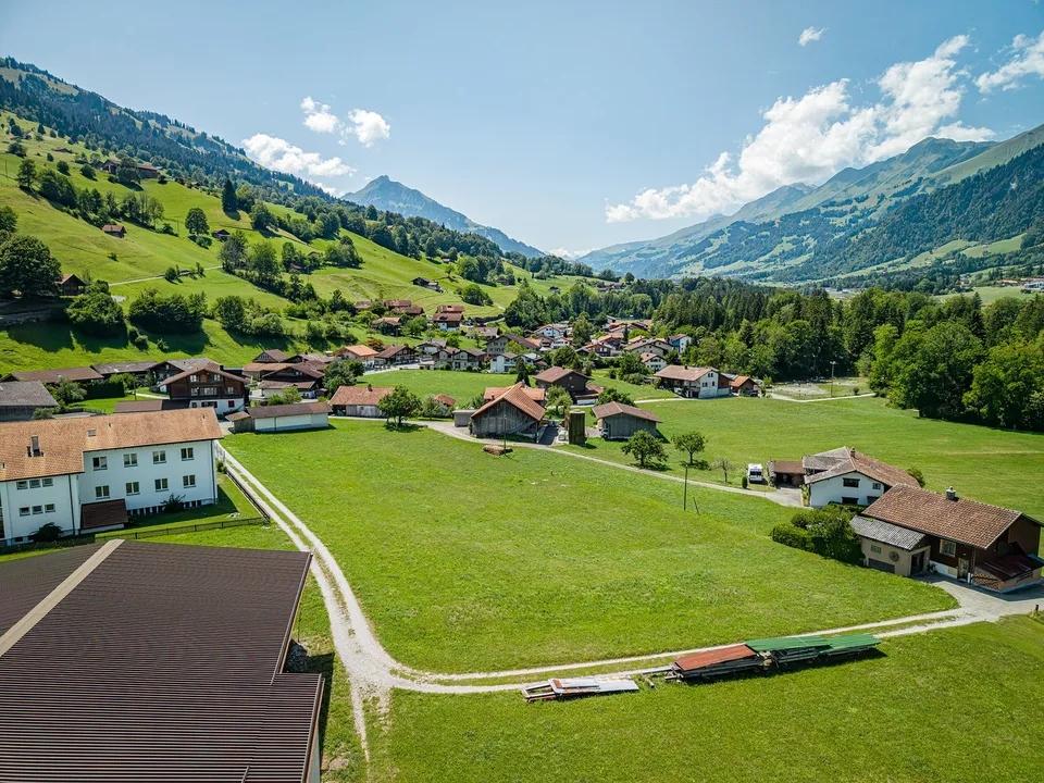 4'179 M² BAULAND MIT BERGPANORAMA IM KANDERTAL – Foto 4 von 8