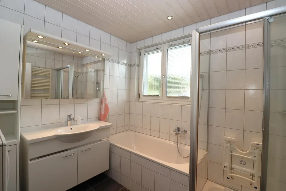 Freistehendes 4.5-Zimmer-Einfamilienhaus in ruhigem Wohnquartier – Foto 11 von 16