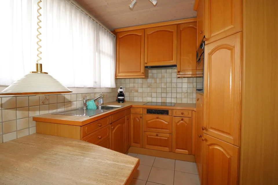 Freistehendes 4.5-Zimmer-Einfamilienhaus in ruhigem Wohnquartier – Foto 8 von 16