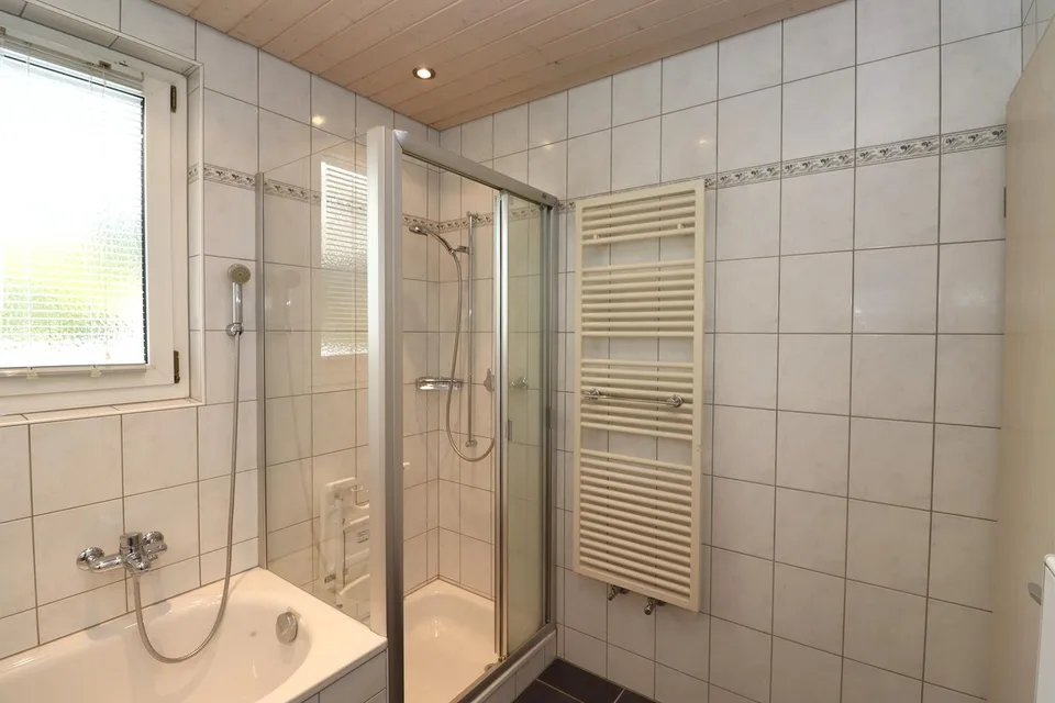 Freistehendes 4.5-Zimmer-Einfamilienhaus in ruhigem Wohnquartier – Foto 12 von 16
