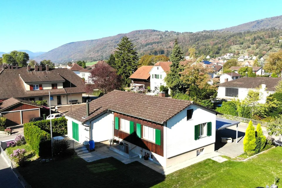 Freistehendes 4.5-Zimmer-Einfamilienhaus in ruhigem Wohnquartier – Foto 2 von 16