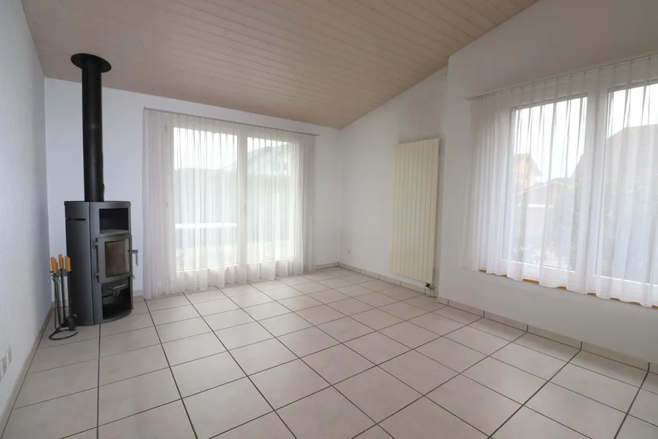 Freistehendes 4.5-Zimmer-Einfamilienhaus in ruhigem Wohnquartier – Foto 5 von 16