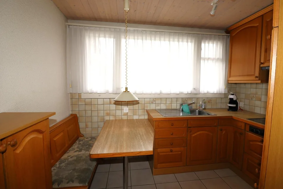 Freistehendes 4.5-Zimmer-Einfamilienhaus in ruhigem Wohnquartier – Foto 7 von 16