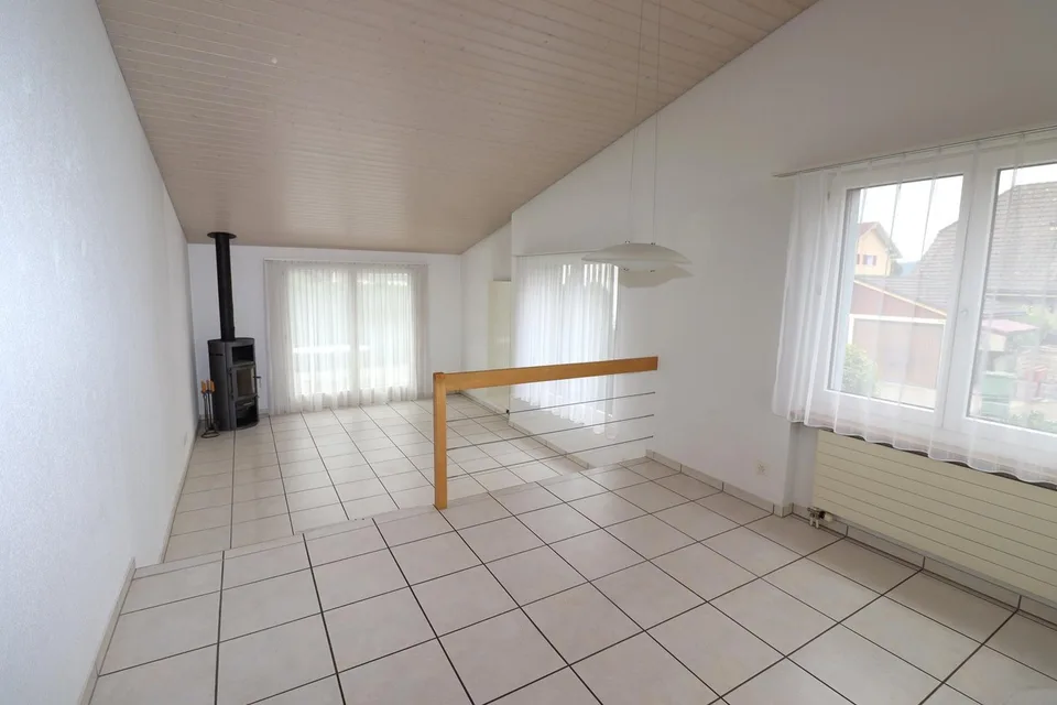 Freistehendes 4.5-Zimmer-Einfamilienhaus in ruhigem Wohnquartier – Foto 4 von 16