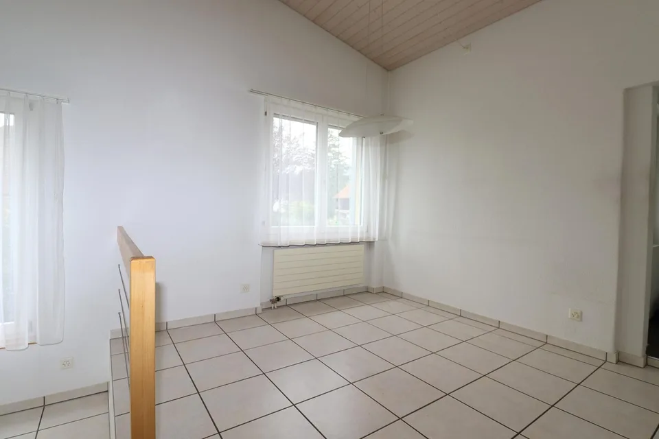 Freistehendes 4.5-Zimmer-Einfamilienhaus in ruhigem Wohnquartier – Foto 6 von 16