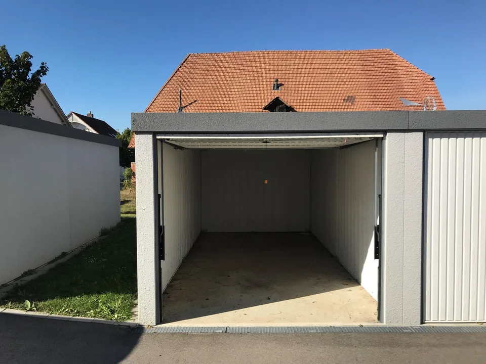Praktische Garage in ruhiger Wohnlage in Büetigen zu vermieten – Foto 2 von 2