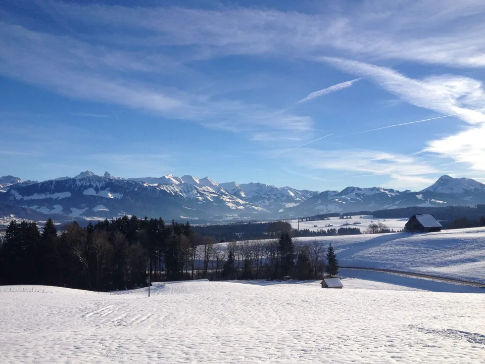 Selten zu verkaufen – Außergewöhnliches Chalet mit Panoramablick und absoluter Ruhe – Foto 3 von 17