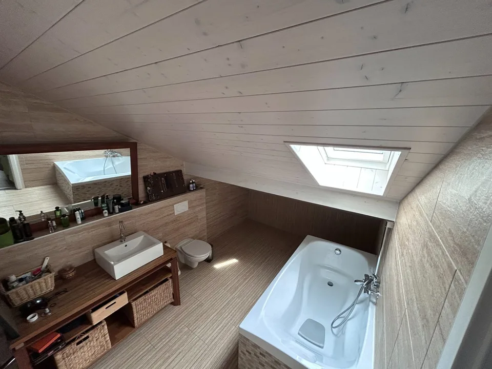 Selten zu verkaufen – Außergewöhnliches Chalet mit Panoramablick und absoluter Ruhe – Foto 4 von 17