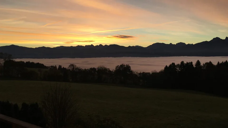 Selten zu verkaufen – Außergewöhnliches Chalet mit Panoramablick und absoluter Ruhe – Foto 2 von 17