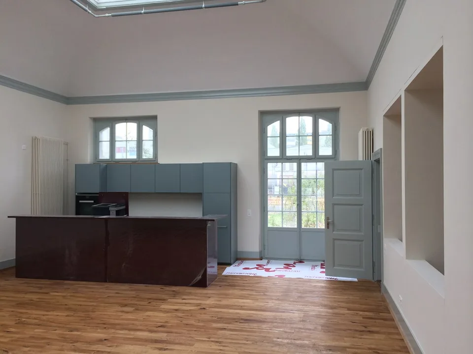 Exceptional loft apartment with historic charm – photo 8 of 13