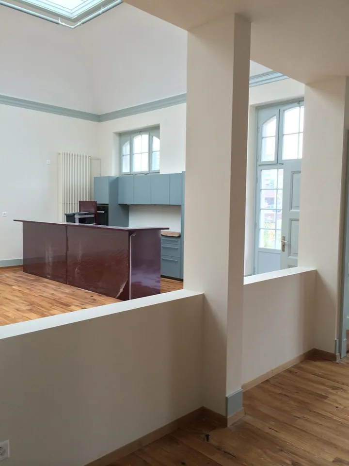 Exceptional loft apartment with historic charm – photo 5 of 13