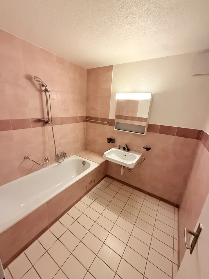 Vivere nella città di Laufen: grande appartamento con 2 bagni – foto 5 di 6