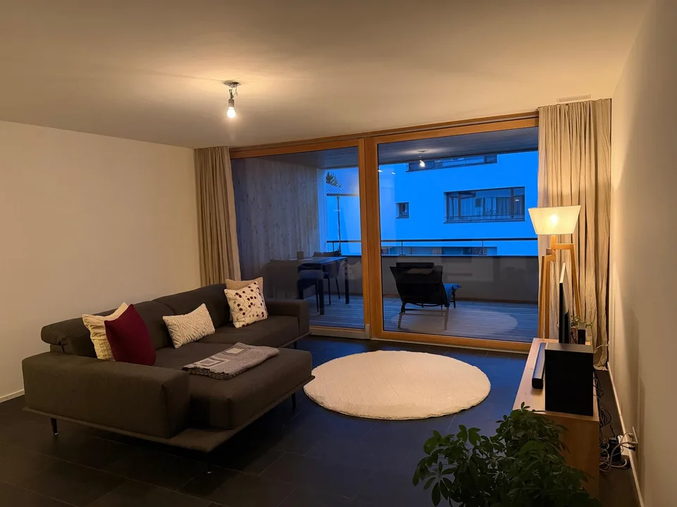 Moderne 3-Zimmer-Erstwohnung mit Loggia in Scuol– ab sofort verfügbar – Foto 2 von 11