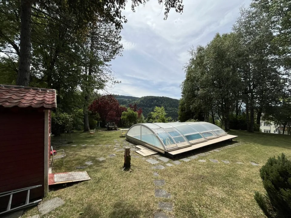 Herrliches Haus mit 4 Wohnungen und Swimmingpool – Foto 4 von 18