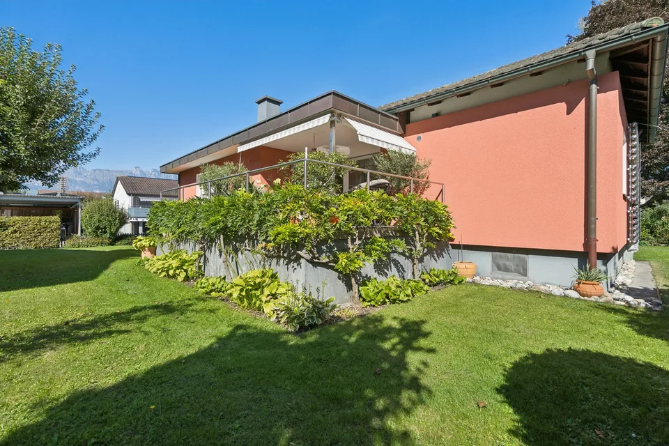 Casa unifamiliare ben curata con bel giardino – foto 9 di 13