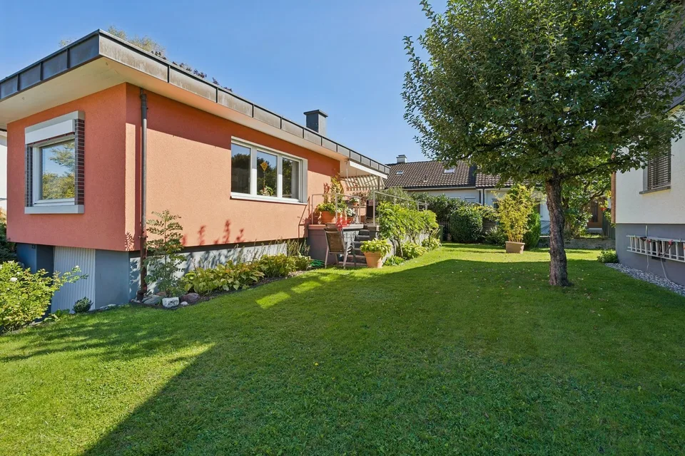 Casa unifamiliare ben curata con bel giardino – foto 8 di 13