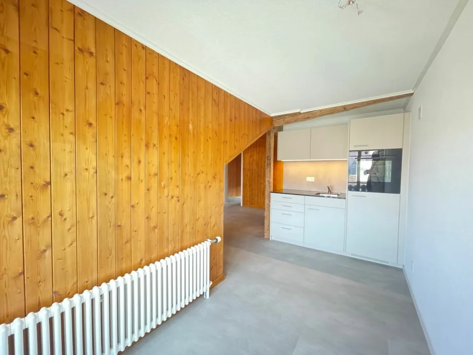 Gemütliche 2.5-Zimmer-Dachwohnung im historischen Ambiente von Rapperswil zu vermieten – Foto 4 von 12