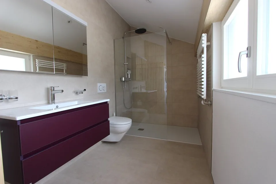 Très bel appartement en attique à Péry – Foto 8 von 17