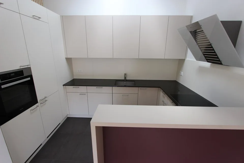 Très bel appartement en attique à Péry – Foto 2 von 17