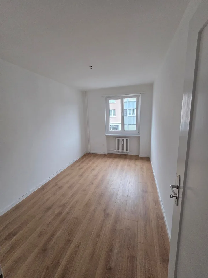 Appartamento di 4 locali luminoso in posizione centrale ad Amriswil – disponibile immediatamente! – foto 3 di 18