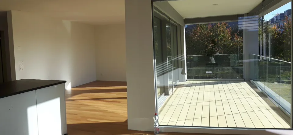 Moderne und helle 4.5-Zimmerwohnung an zentraler Lage – Foto 4 von 4